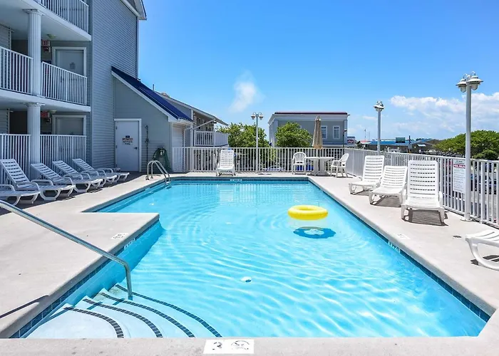 Holiday home Walk To Shore! Family W/ Pool In Ocean