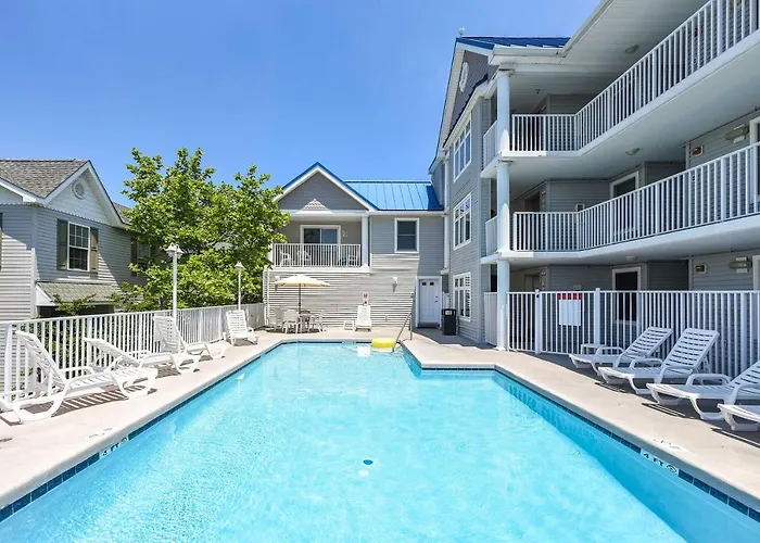 Holiday home Walk To Shore! Family W/ Pool In Ocean *